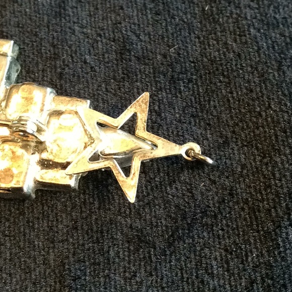 Vintage New Christmas Tree Brooch - Picture 4 of 7